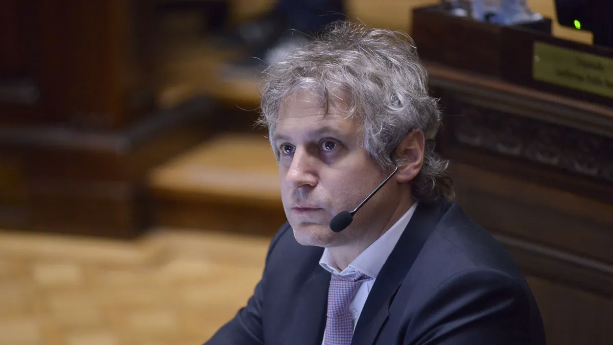 Felipe Miguel presenta su último informe de gestión ante la Legislatura porteña Felipe Miguel presenta su último informe de gestión ante la Legislatura porteña