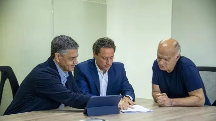 Grindetti: “Vamos a trabajar juntos en este proceso de cambios que inició Mauricio hace 16 años” Grindetti: “Vamos a trabajar juntos en este proceso de cambios que inició Mauricio hace 16 años”