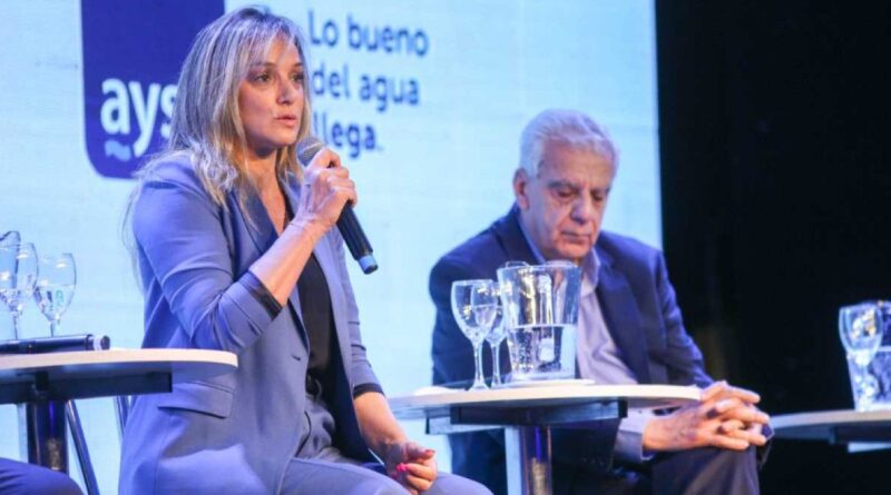 Malena Galmarini desmiente su renuncia en AySA tras la derrota de Sergio Massa: “Tengo la camiseta bien puesta”