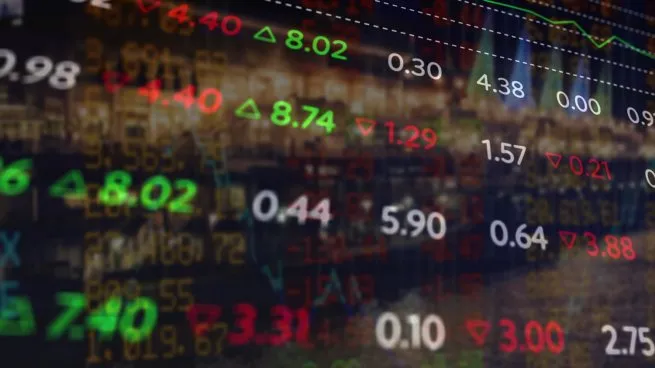 Bonos en dólares subieron hasta 5,7% y riesgo país anotó su mayor baja en siete jornadas