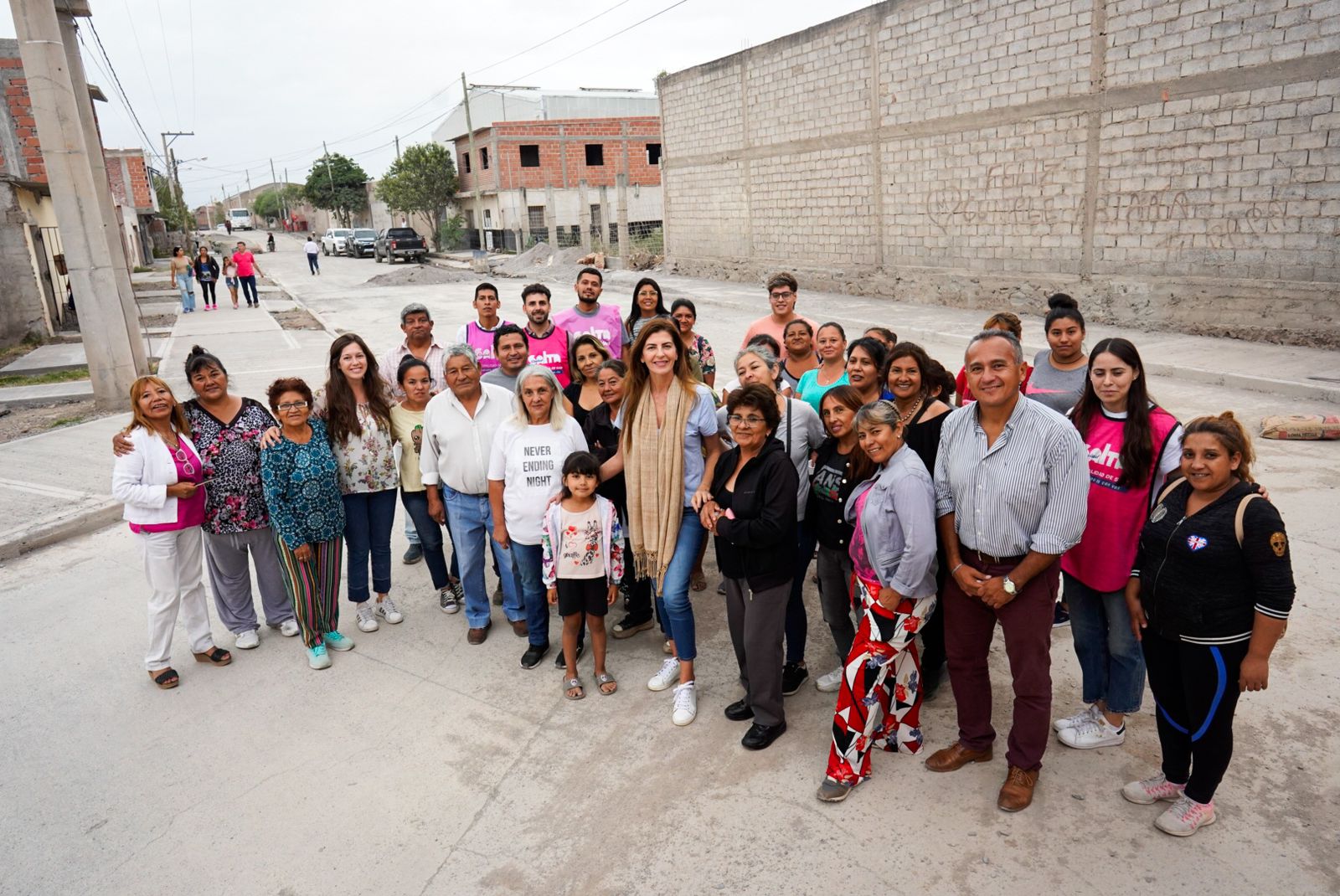 Bettina Romero: “Cumplimos con obras que transforman la calidad de vida de cientos de familias del B° La Cerámica” Bettina Romero: “Cumplimos con obras que transforman la calidad de vida de cientos de familias del B° La Cerámica”