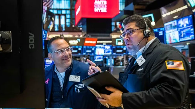 Euforia en Wall Street: acciones volaron por agresivas apuestas de que la Fed “ya hizo su trabajo”