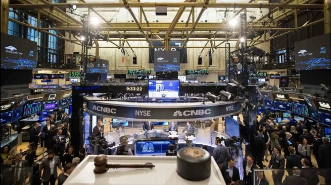 Wall Street se encamina a cerrar el mejor mes en más de un año