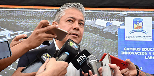 El gobernador Figueroa viaja a Buenos Aires por la obra pública El gobernador Figueroa viaja a Buenos Aires por la obra pública