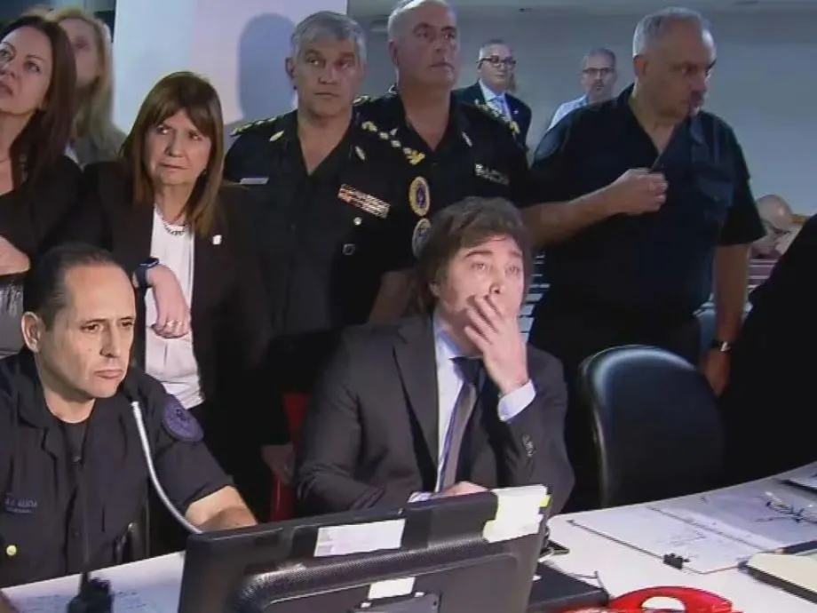 Javier Milei supervisó el operativo antipiquete junto a Patricia Bullrich Javier Milei supervisó el operativo antipiquete junto a Patricia Bullrich