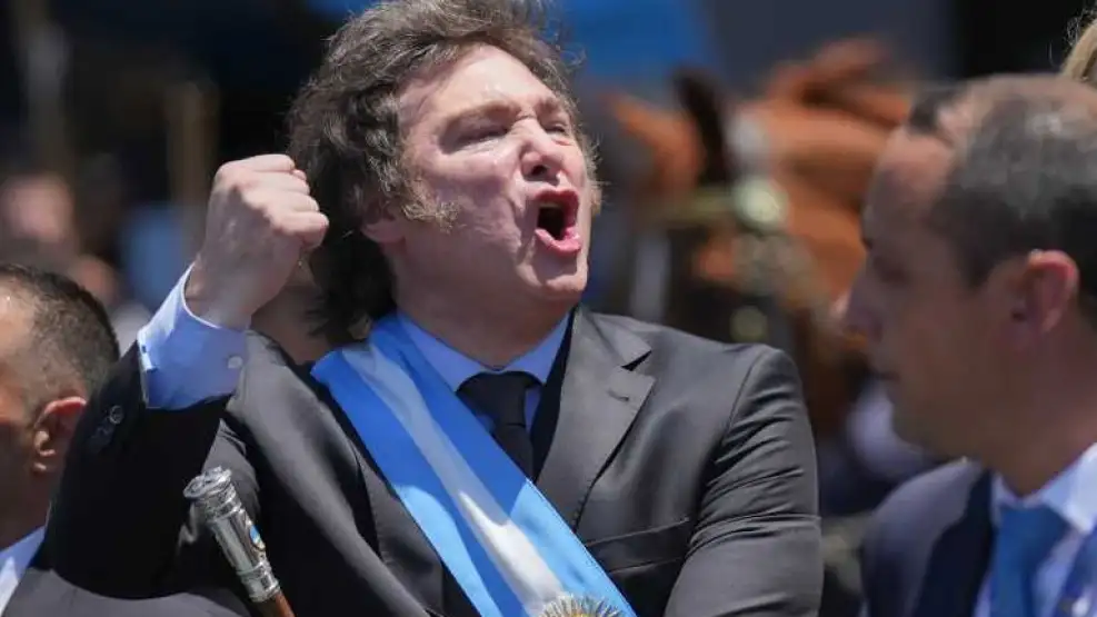 Javier Milei apuntó a los gobernadores tras el revés en la Ley Ómnibus: “Tomaron la decisión de destruirla”