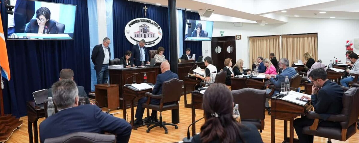El Gobernador Melella destacó la sanción de una ley que permitirá fortalecer el financiamiento a la OSEF