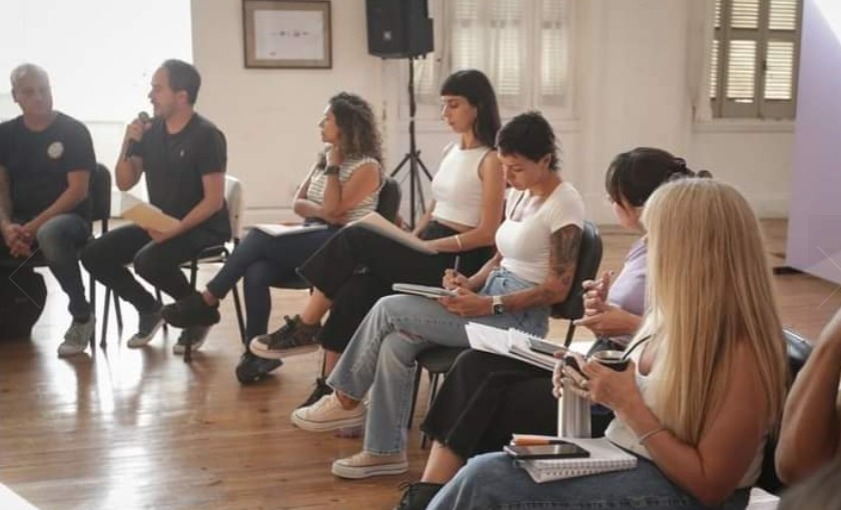 Mayra Mendoza se reunió con el Consejo Local de Niñez y Adolescencias
