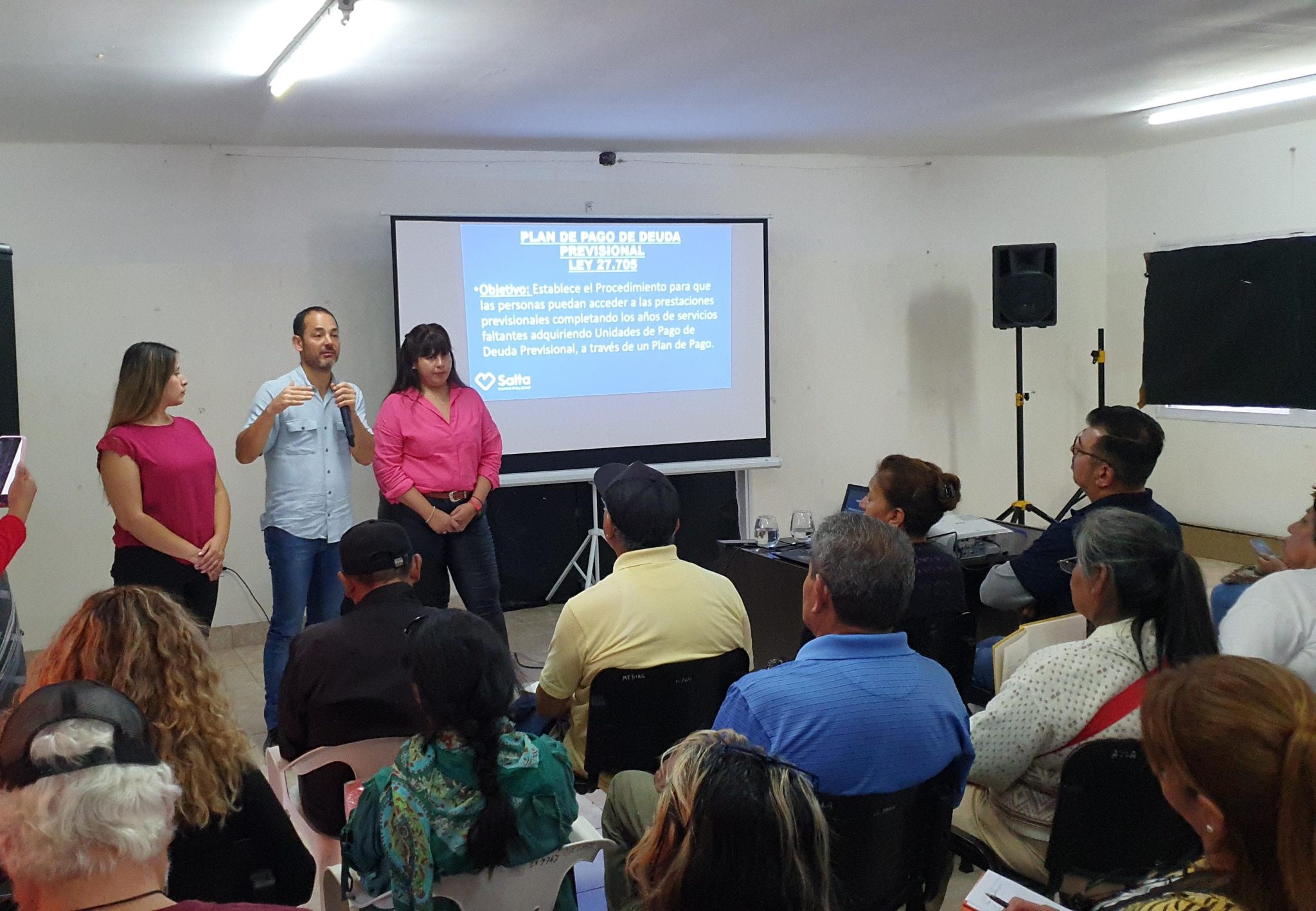 Salta: Con gran respuesta de los vecinos se asesoró sobre la nueva Ley de Moratoria Previsional