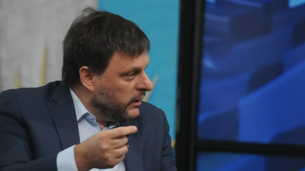 Santoro dijo que siente “tristeza” por ver a Scioli como funcionario de Milei y dejó un elogio para Villarruel