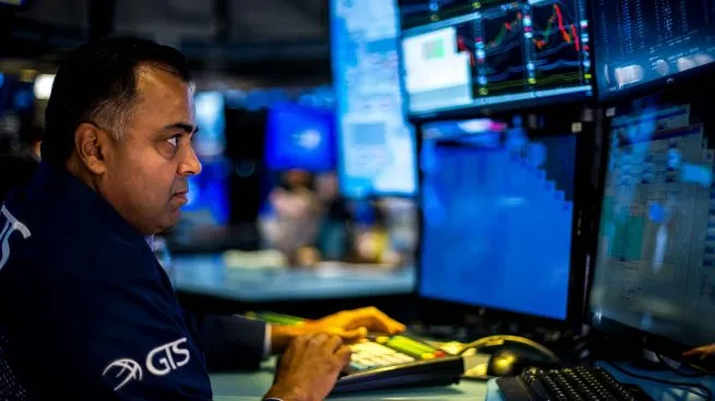 Wall Street sufrió su peor derrumbe desde 2022 por decepcionantes balances de Alphabet y Tesla