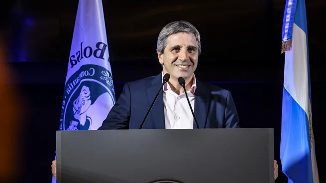 Impuesto PAIS: Luis Caputo confirmó que la alícuota para la importación de bienes y fletes se retrotraerá del 17,5% al 7,5%