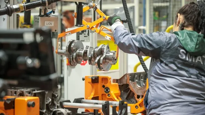 La economía volvió a caer en junio: se contrajo casi 4% anual tras el tibio rebote de mayo