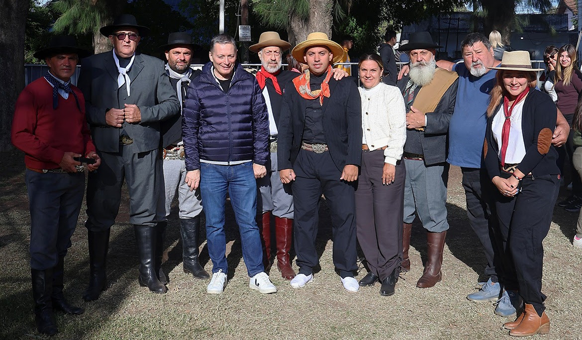 Fernando Gray se reunio con centros tradicionalistas del distrito
