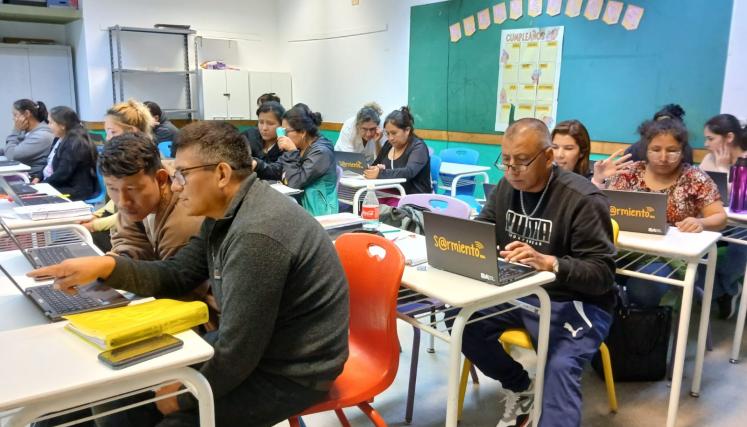Más tecnología para las escuelas de adultos del sur de la CABA