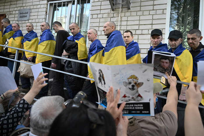 Rusia y Ucrania iniciaron el mayor intercambio de prisioneros de guerra