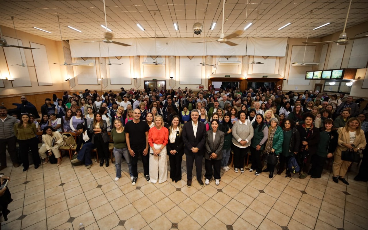 Jorge Macri reconoció el trabajo de los docentes y médicos de la Ciudad: “Ninguna IA los puede reemplazar”