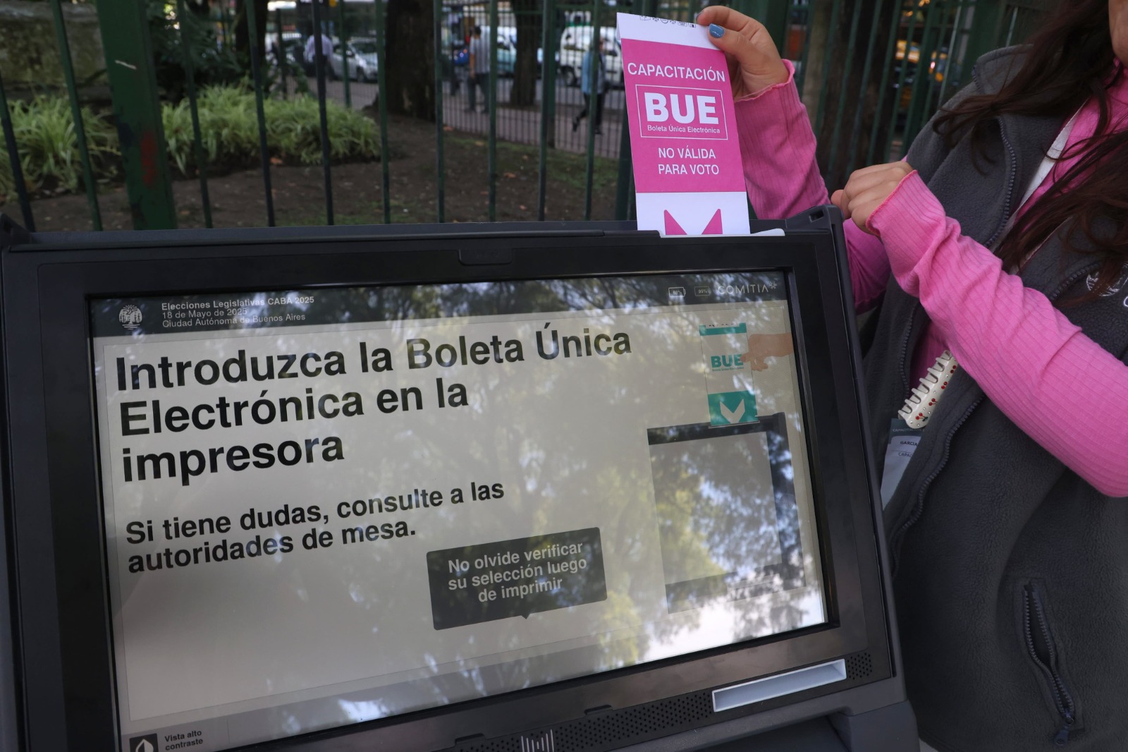 Se habilitaron más de 120 puestos de capacitación para votar con Boleta Única Electrónica