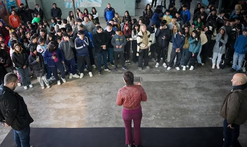 Mayra Mendoza inauguró la obra de refacción y ampliación de la EES N° 16