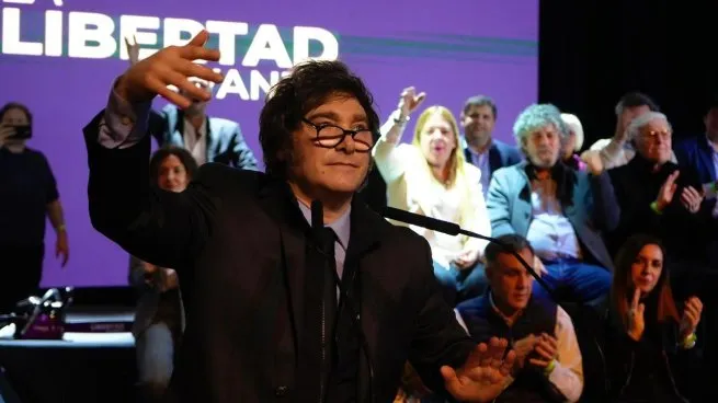 Javier Milei presentó a sus candidatos en Provincia y pidió “defenderse en las urnas” para sacar al kirchnerismo