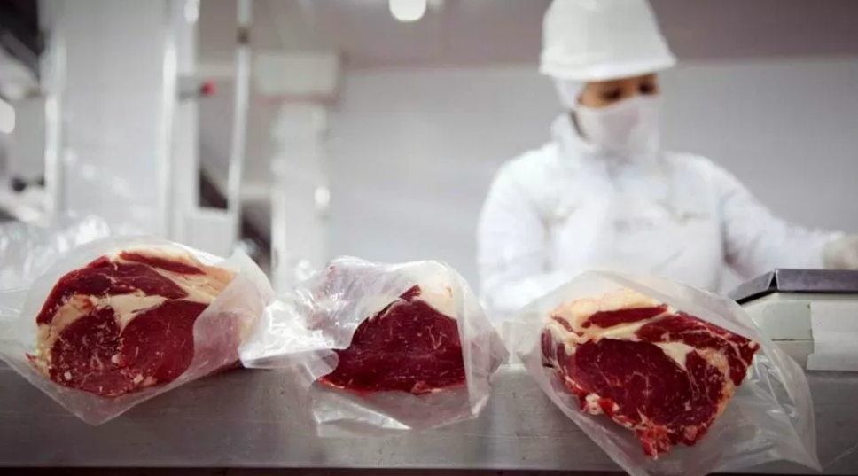 El Gobierno fijó en 0% las retenciones para las exportaciones de carne hasta octubre