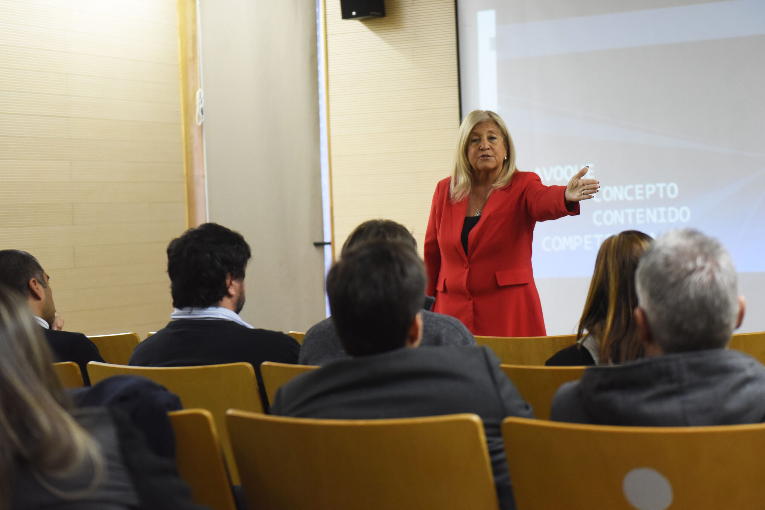 Gobierno capacita a sus profesionales para garantizar eficiencia y transparencia en la administración pública Gobierno capacita a sus profesionales para garantizar eficiencia y transparencia en la administración pública