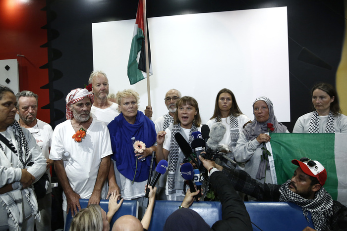 Greta Thunberg llegó a Atenas junto a activistas de la Flotilla Global Sumud deportados por Israel