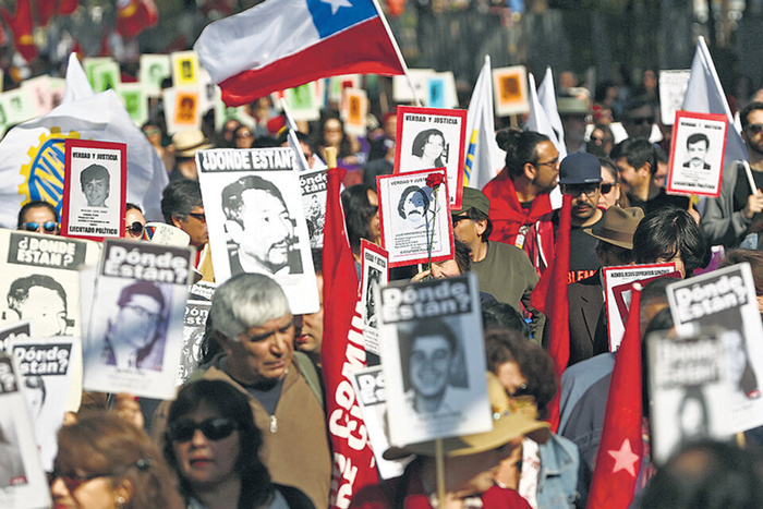 Chile reconoce jurídicamente a los detenidos desaparecidos de la dictadura y crea un registro oficial