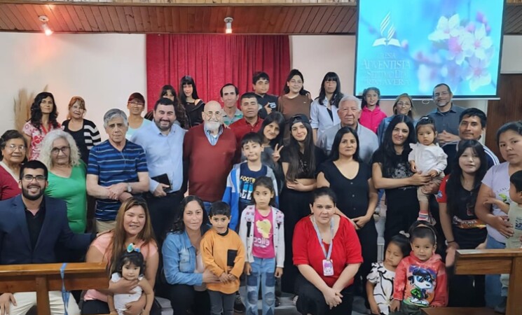 La gestión de Ishii fortalece el diálogo interreligioso con presencia municipal en el encuentro adventista “La clave del cambio”