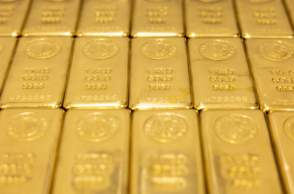 El oro alcanza un récord histórico impulsado por la tensión entre EE.UU. y China y las expectativas sobre la Reserva Federal