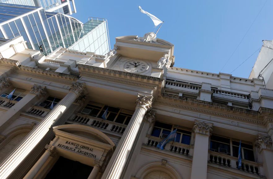 Argentina y Estados Unidos sellaron el swap por USD 20.000 millones para estabilizar el tipo de cambio