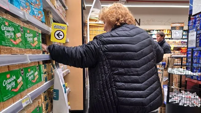 El consumo masivo cayó 4,4% en septiembre por la baja en supermercados y farmacias