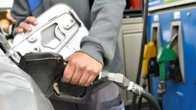 El Gobierno posterga el aumento de impuestos a los combustibles hasta después de las elecciones