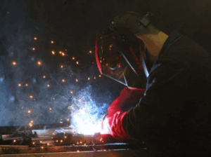 La metalurgia se hunde: cae 4,6% en octubre y el uso de capacidad instalada vuelve a niveles de pandemia