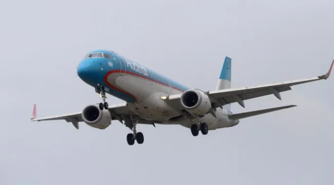 El turismo muestra un respiro: primeros signos de mejora en los vuelos internacionales