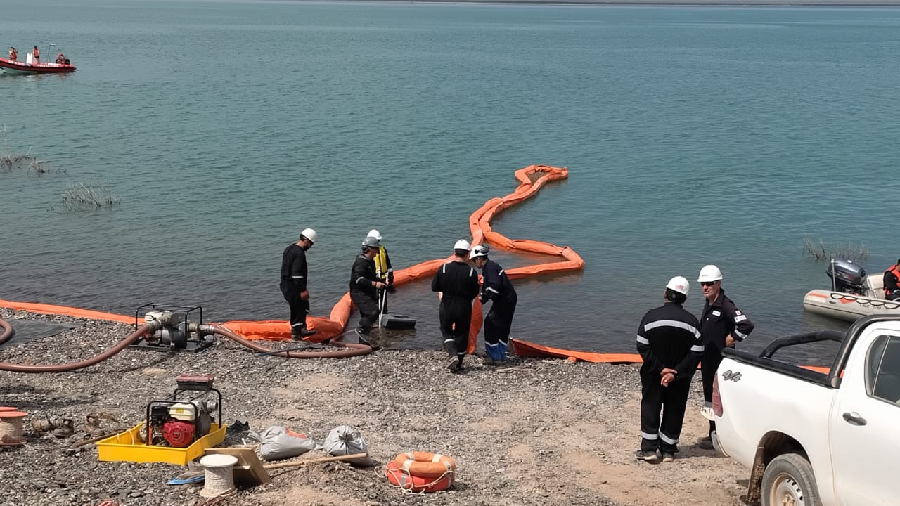 La Pampa realizó un nuevo simulacro para proteger el Lago Casa de Piedra ante posibles derrames