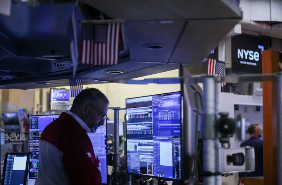 Wall Street opera con cautela mientras el mercado aguarda la señal de la Fed sobre el rumbo de las tasas