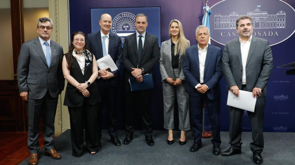 Cornejo presentó un plan de equilibrio fiscal y reforma tributaria y afirmó que Mendoza es “caso testigo” del ajuste que propone el país