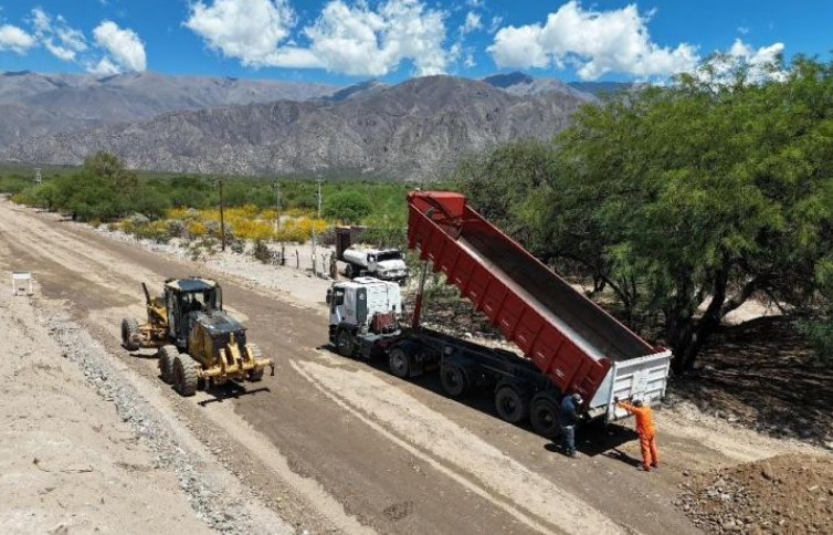 El Gobierno de Tucumán consolida el avance de la Ruta Provincial 357 en el Valle Calchaquí