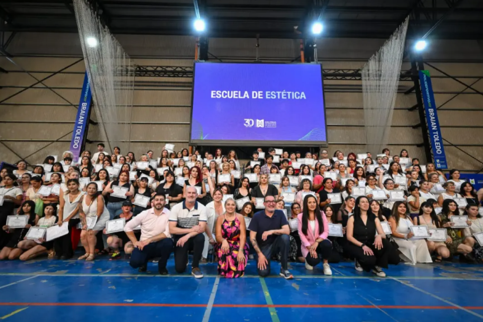 Malvinas Argentinas celebró un nuevo egreso del Centro Municipal de Estudios con más de 1.500 participantes