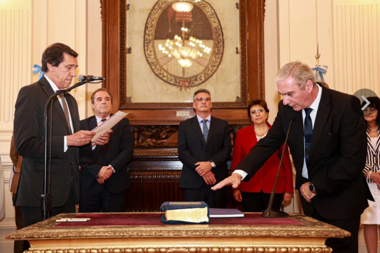 Sadir renovó el gabinete provincial y puso en funciones a nuevas autoridades del Ejecutivo