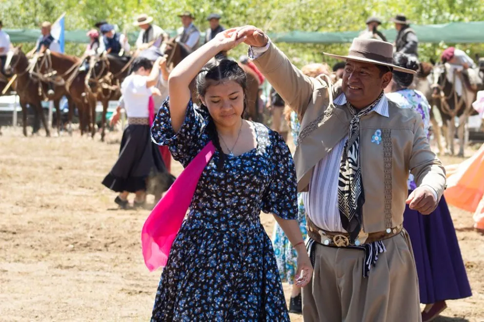 Neuquén se prepara para un fin de semana largo con festivales, deporte y sabores regionales