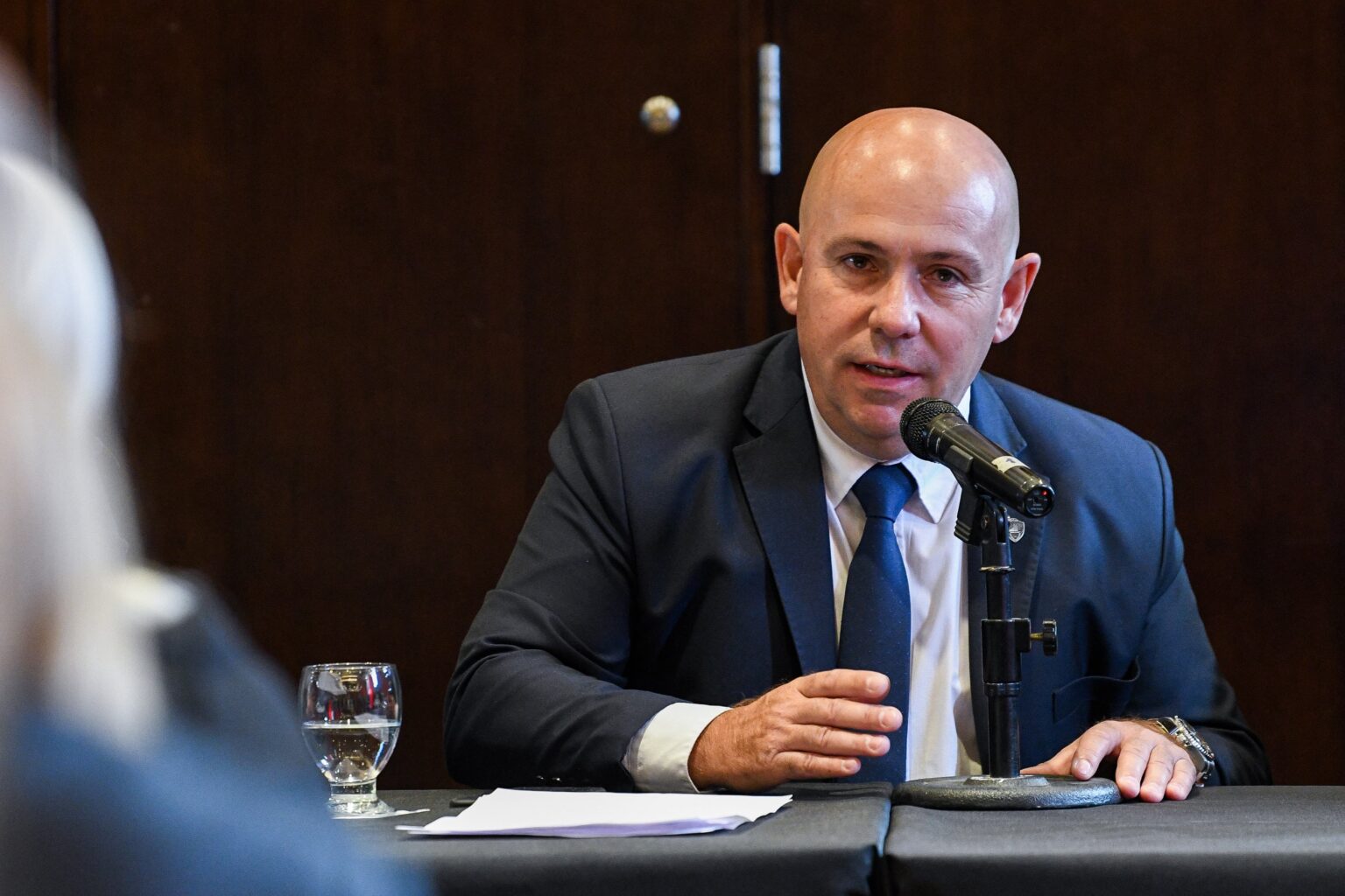 Puerto Madryn: el intendente Sastre propone endurecer las sanciones por arrojar basura en la calle