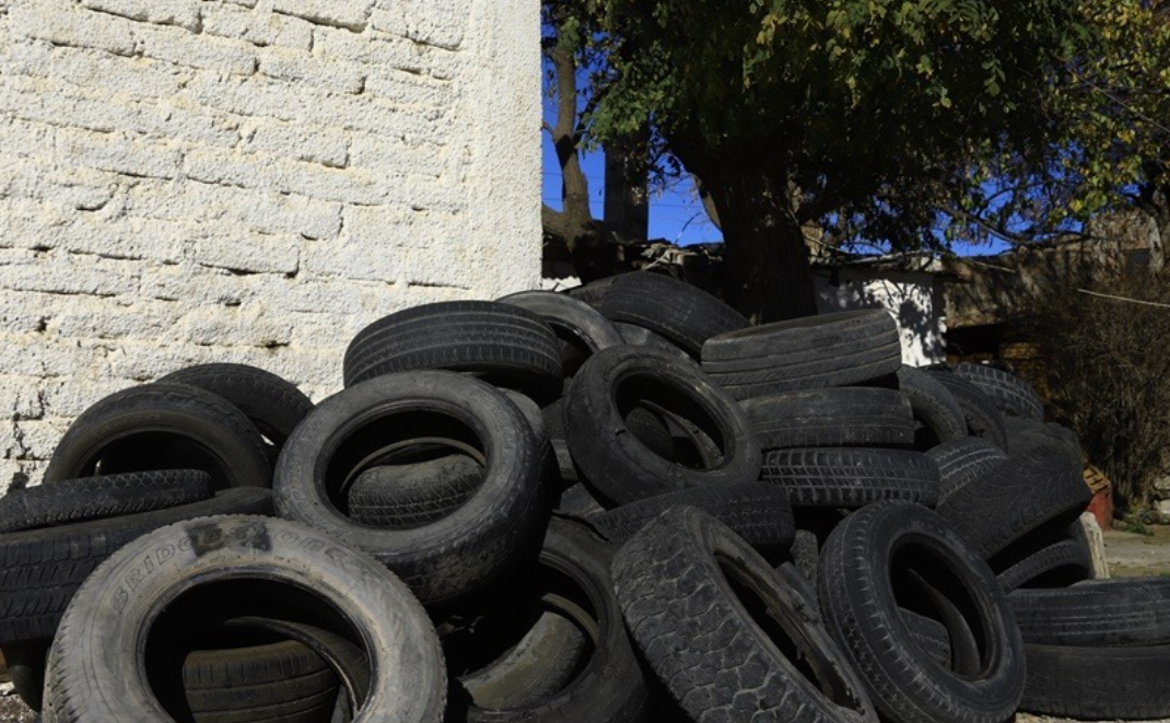 Posadas refuerza el retiro de neumáticos en desuso para prevenir riesgos sanitarios