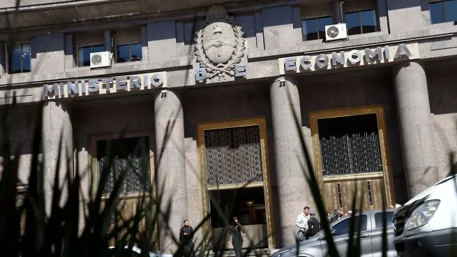 El superávit fiscal bajo la lupa: un informe privado advierte que 2025 podría haber cerrado en rojo