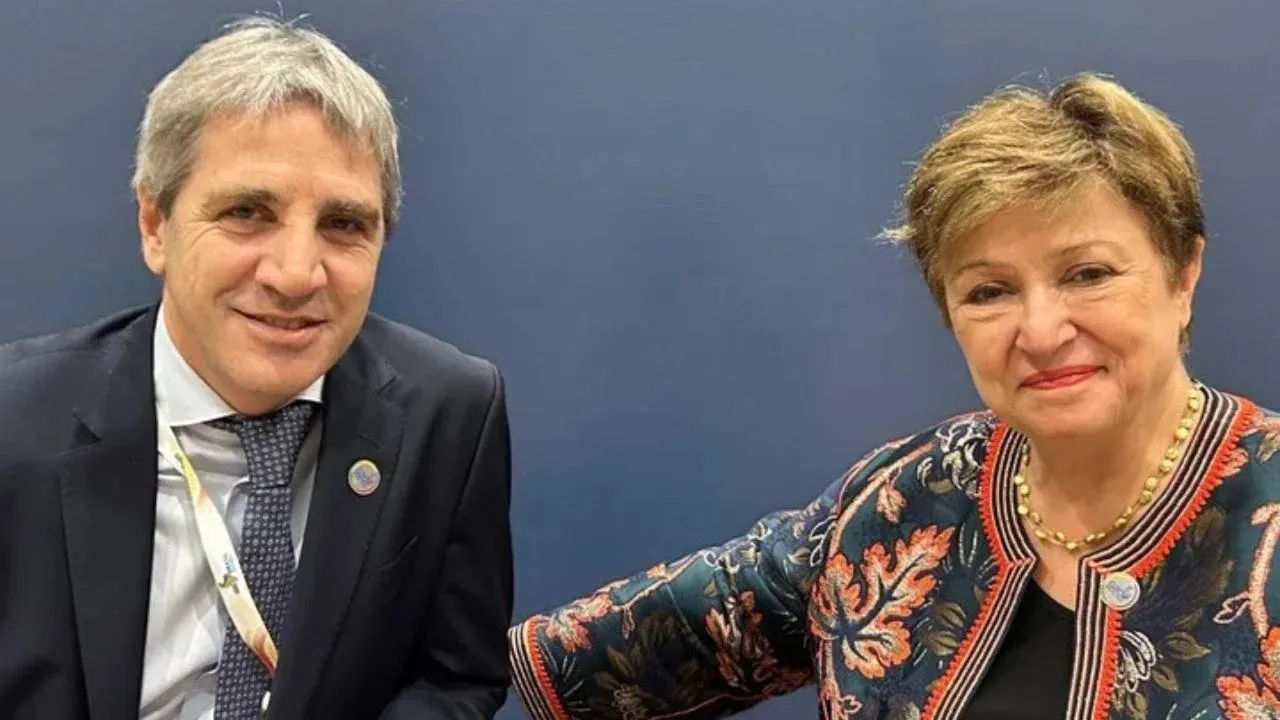 Georgieva y Caputo coincidieron en Davos y el FMI resaltó avances de la economía argentina