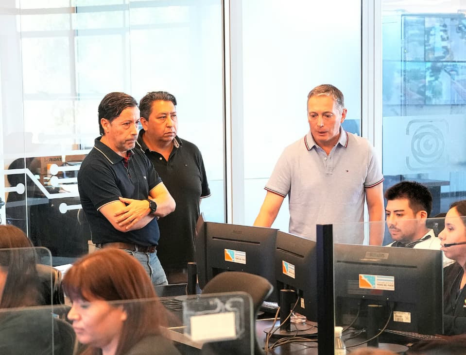 Gray supervisó el Centro de Monitoreo de Monte Grande y anunció más inversiones en seguridad