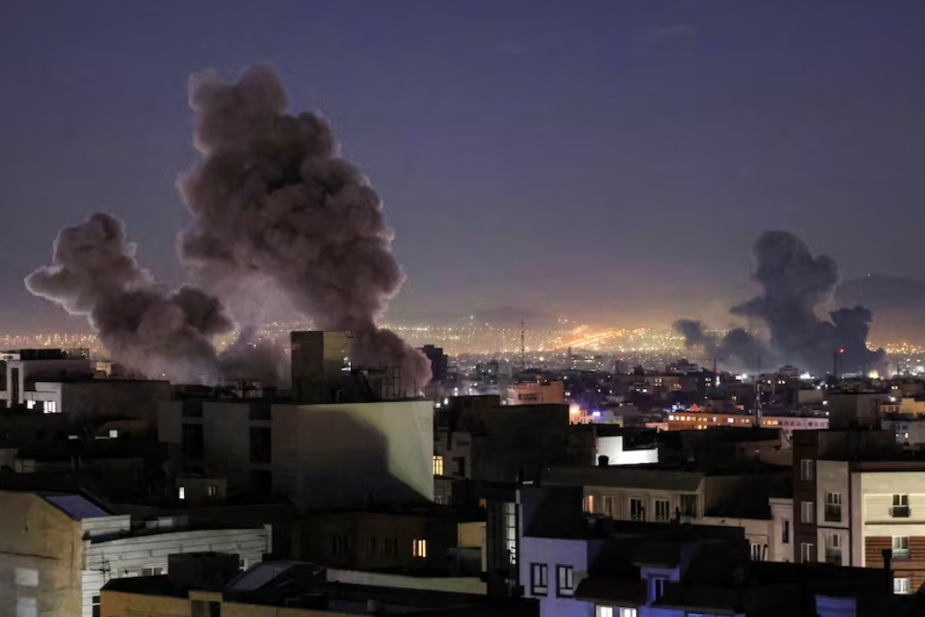 Escala el conflicto entre EE.UU., Israel e Irán y crece el impacto en la economía global