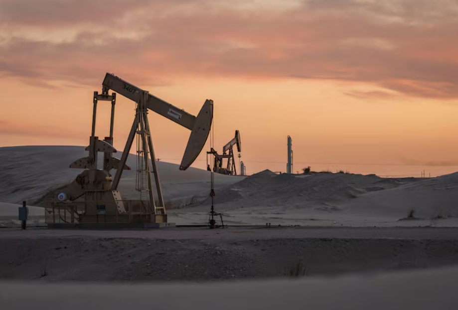 El petróleo cae ante el avance de un plan de paz de EE.UU. para frenar la guerra con Irán