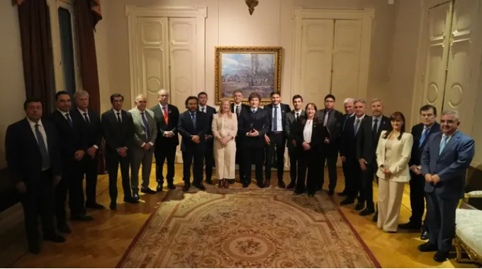 El Gobierno definirá adelantos de coparticipación para asistir a provincias